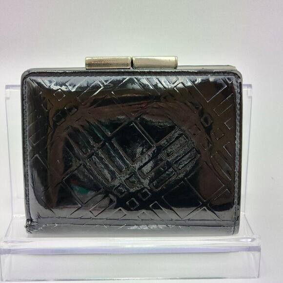 BURBERRY Black embossed patent leather kiss lock compact wallet - Picture 5 of 16